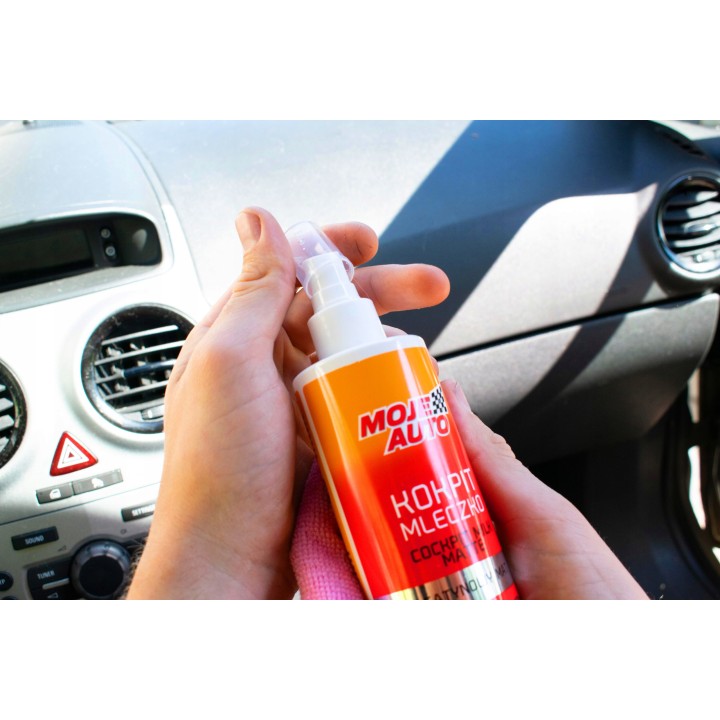 MOJE AUTO KOKPIT BŁYSZCZĄCY MLECZKO BLACK 300ML / MOJE AUTO