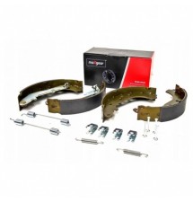 SZCZĘKI HAMULCOWE + ZESTAW MONT. FORD FOCUS II MK2
